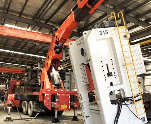 祁门县附近随车吊出租，轻松解决运输难题