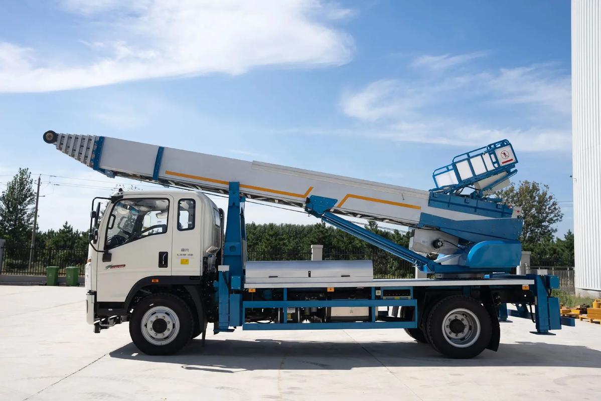 祁门县云梯上料车租赁费用